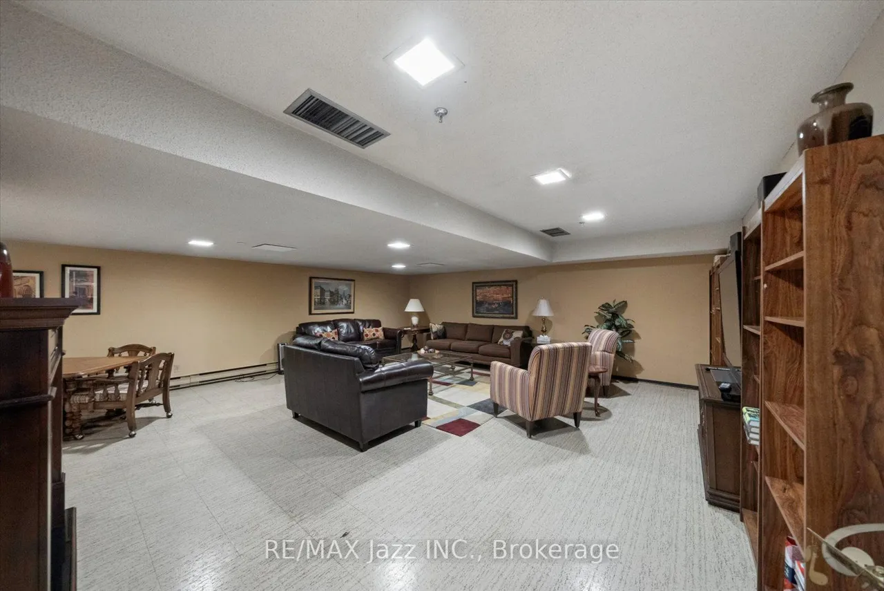 337 Simcoe Street N, Unit 405 — photo 44