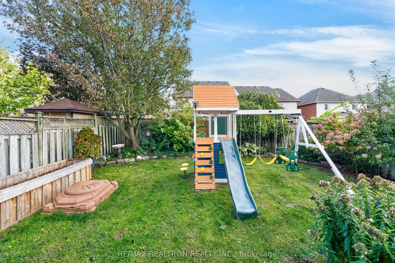 15 Iberville Road — photo 33
