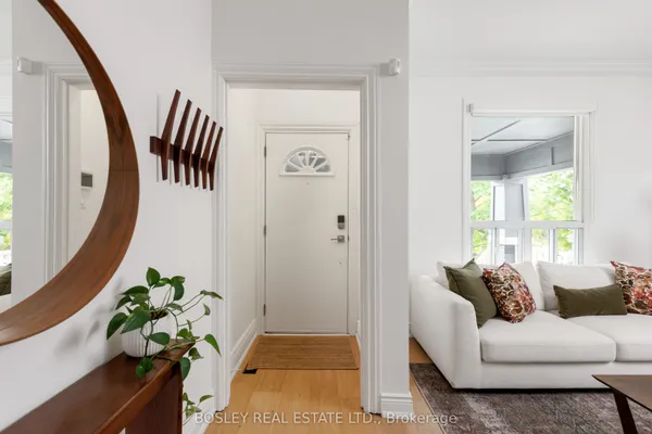 30 Caroline Avenue — photo 2