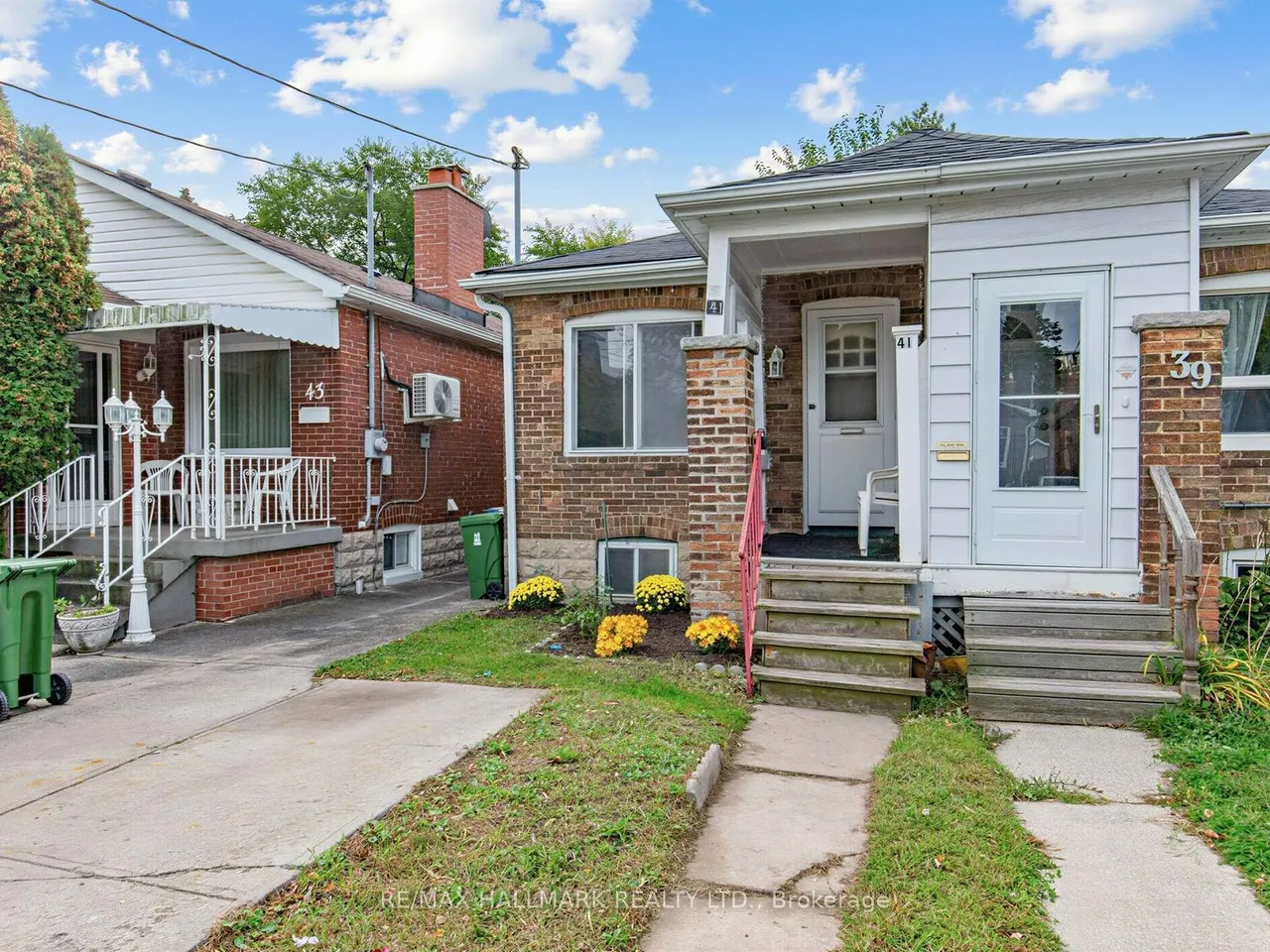 41 Gowan Avenue — photo 2