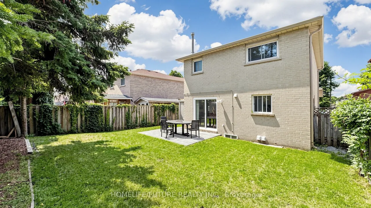 168 Large Crescent — photo 49