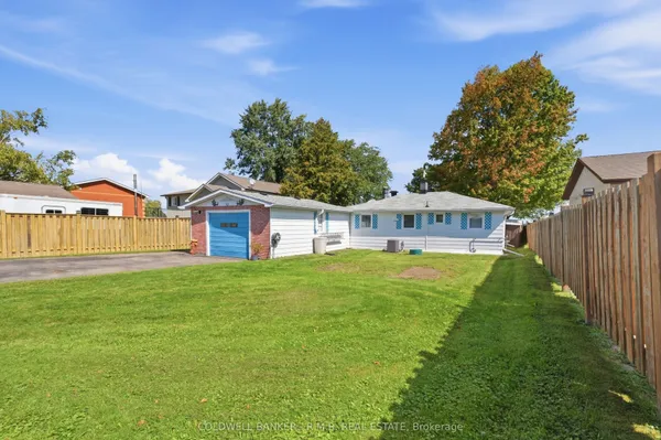 87 Edgewood Crescent — photo 2
