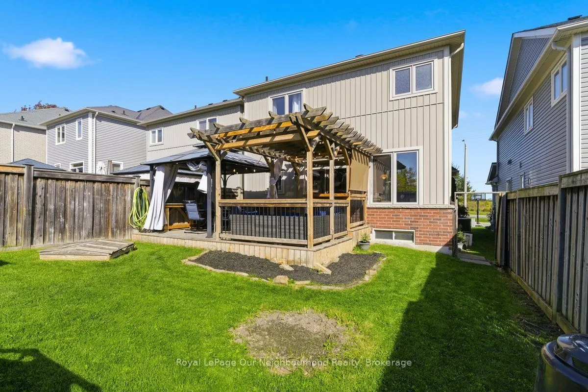126 Ted Miller Crescent — photo 27