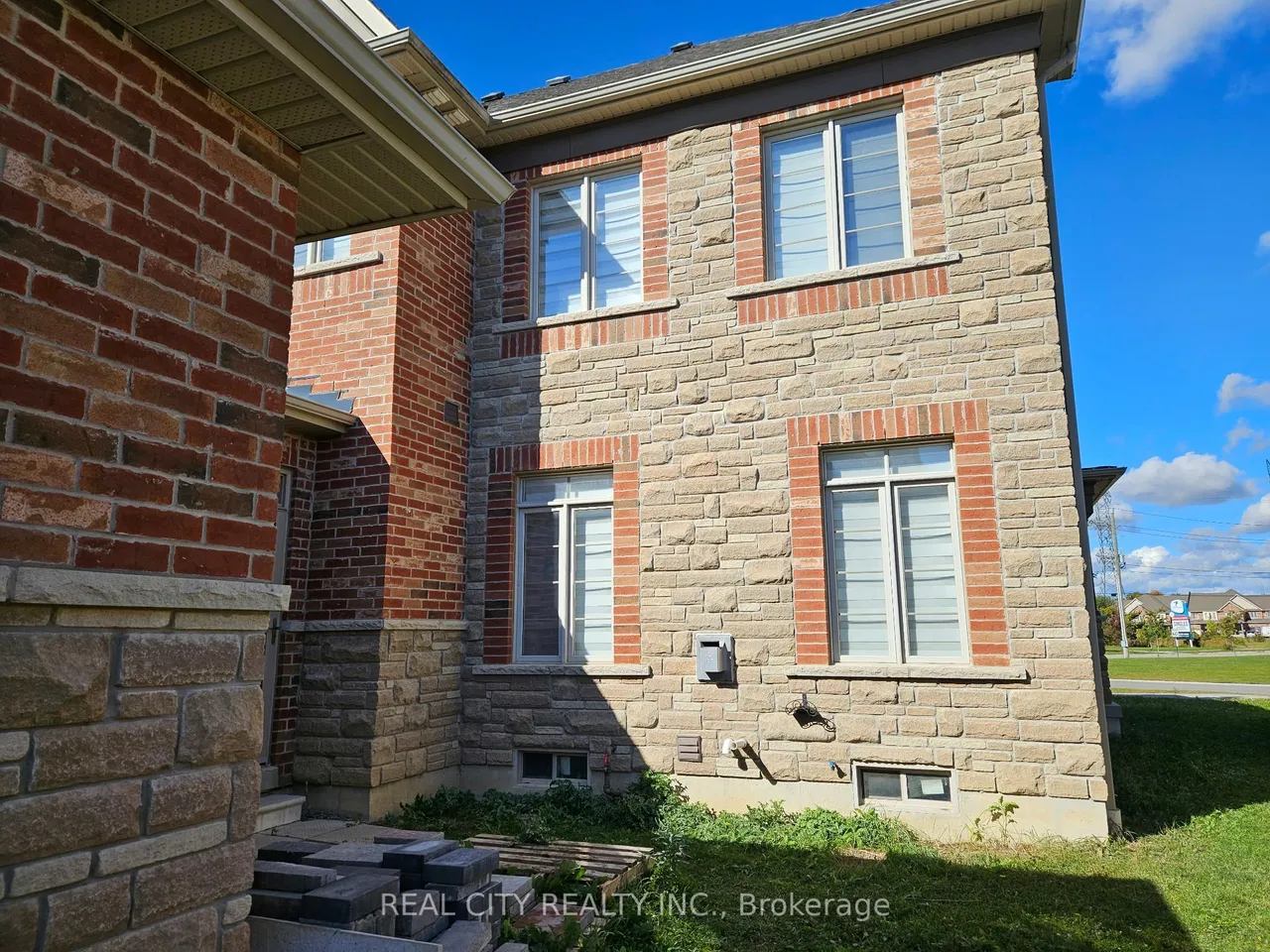 1181 Church Street N — photo 12