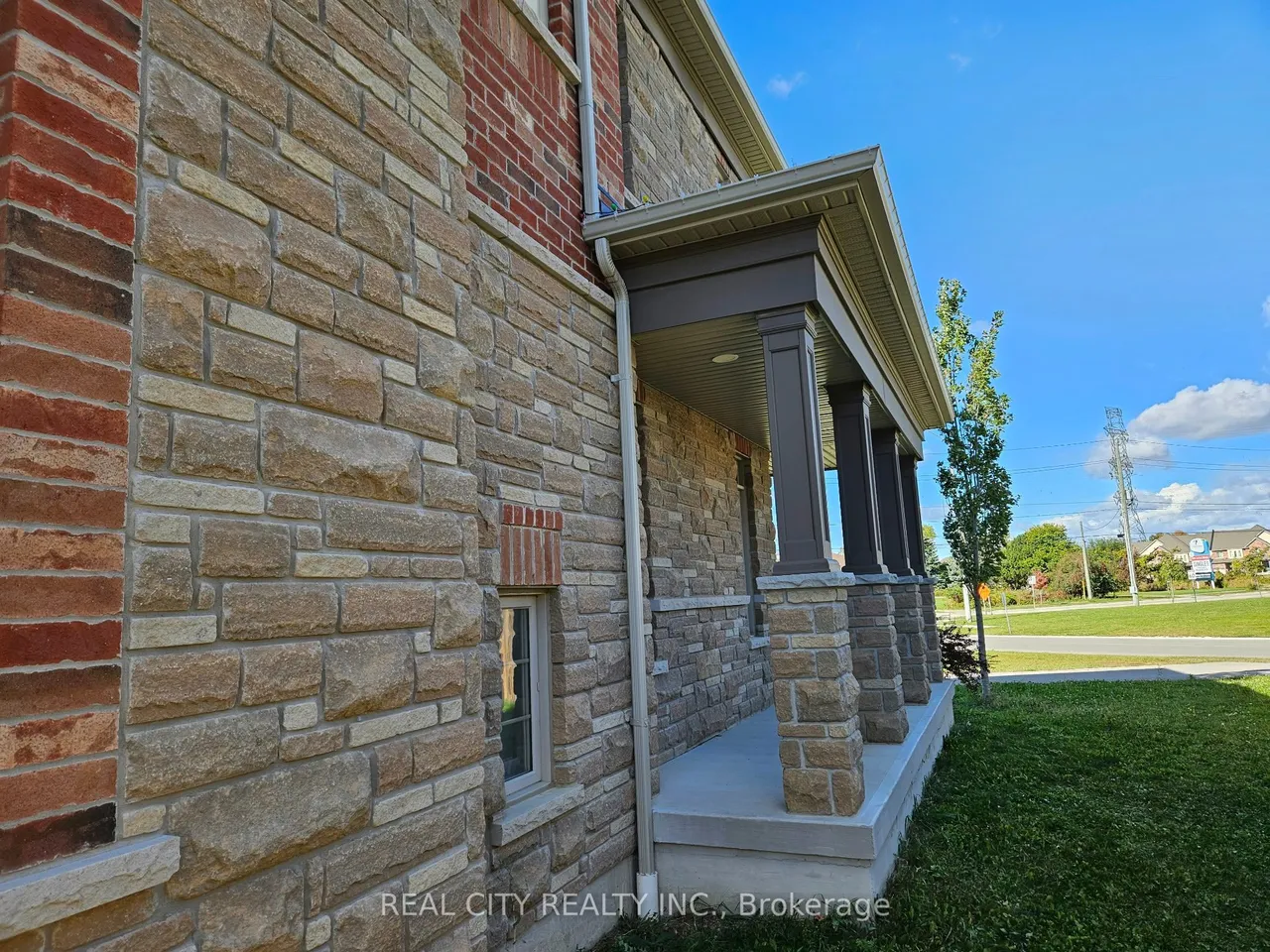 1181 Church Street N — photo 11