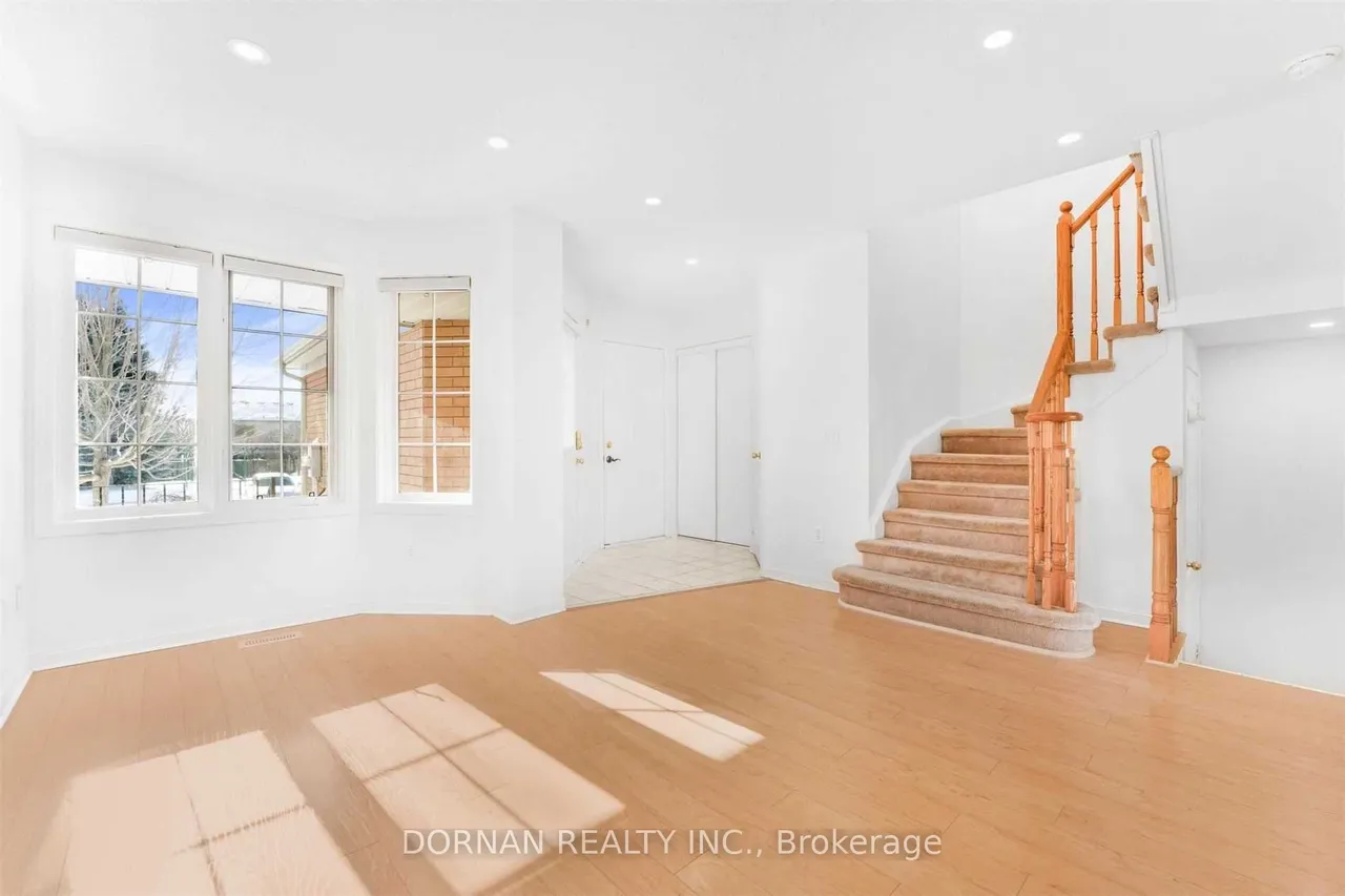 76 Greengrove Way — photo 3