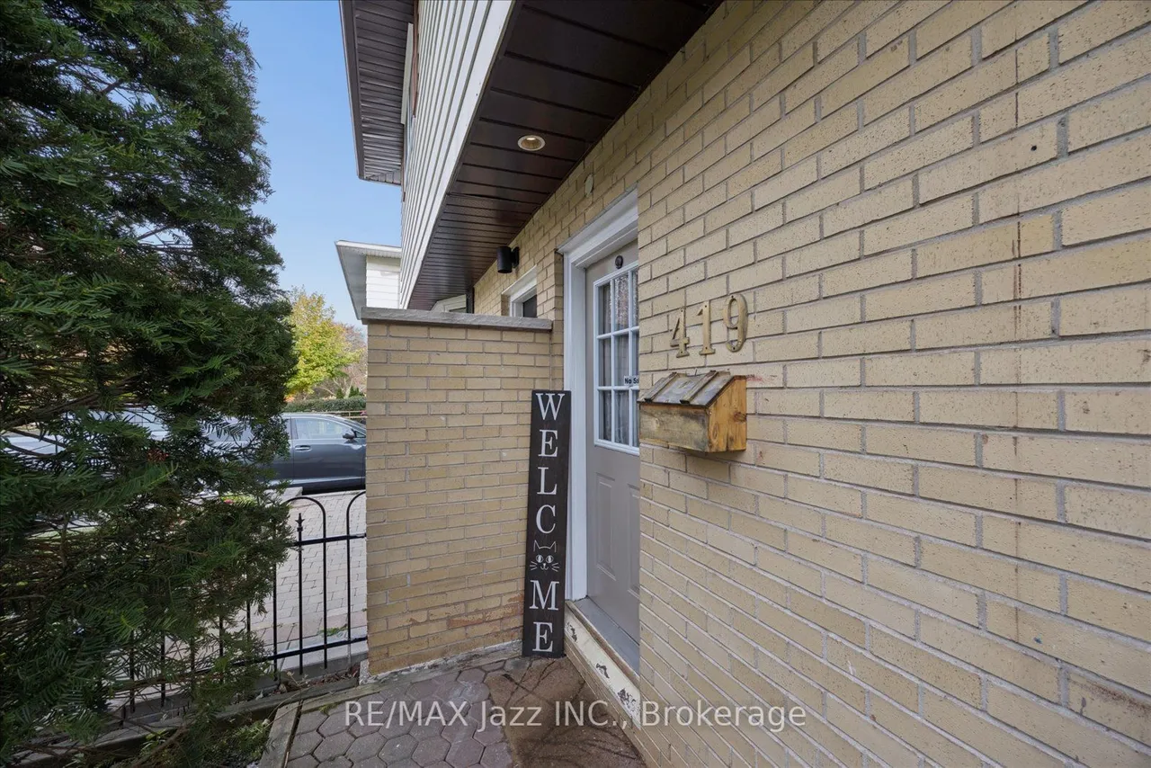 419 Maplewood Drive — photo 2