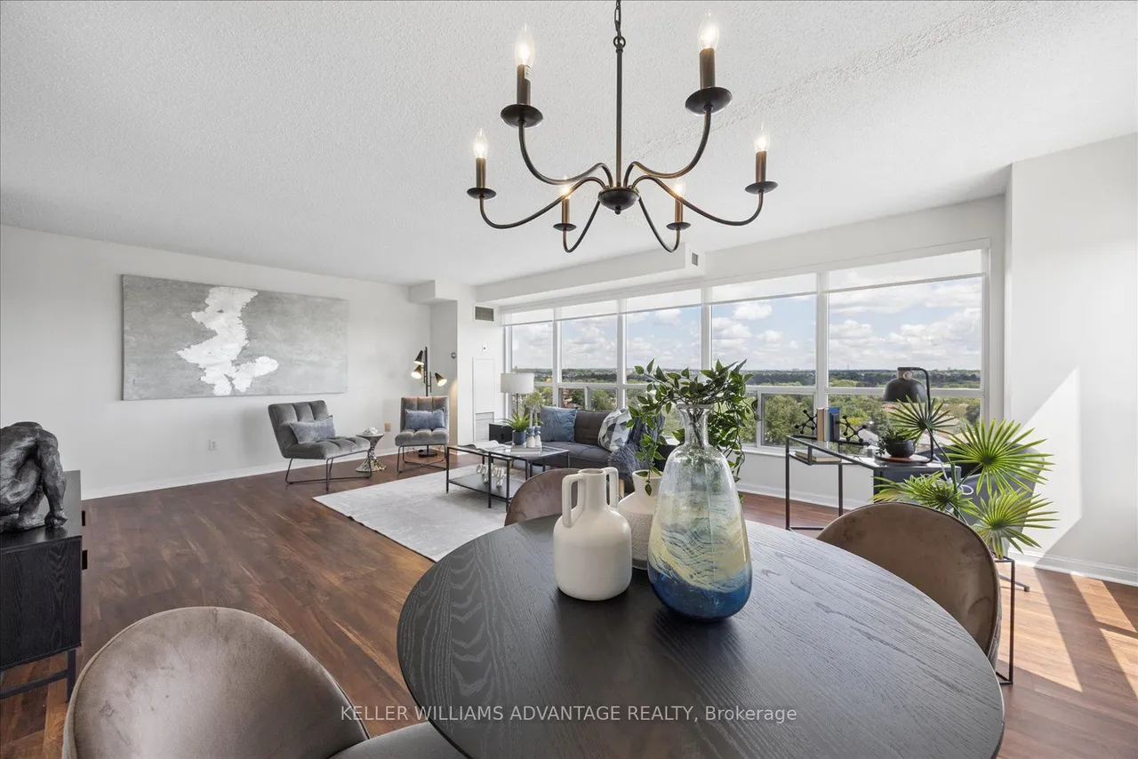 712 Rossland Road E, Unit 903 — photo 3