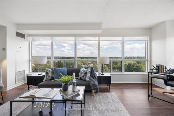 712 Rossland Road E, Unit 903 — photo 2