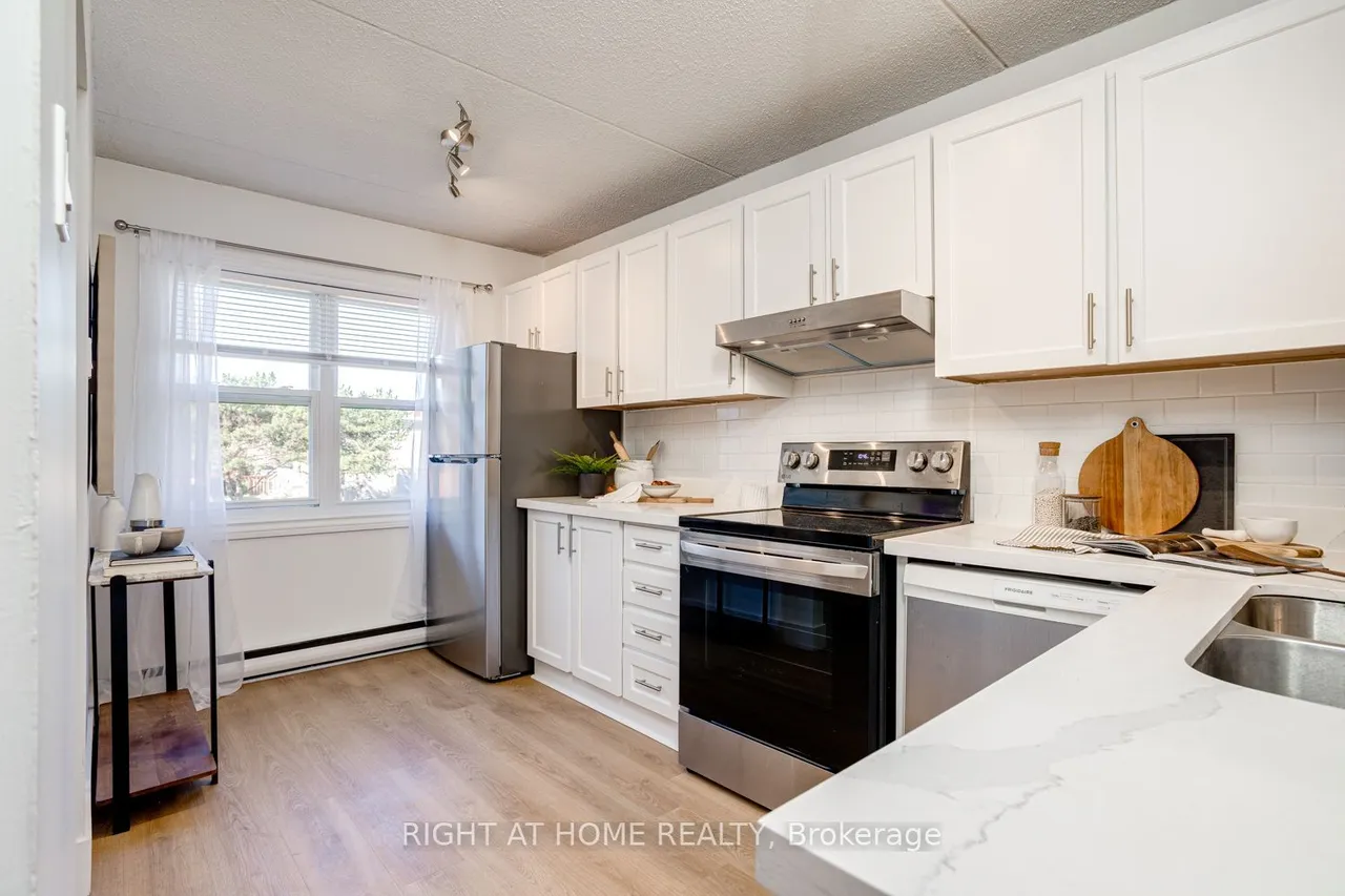 580 Mary Street E, Unit 207 — photo 3