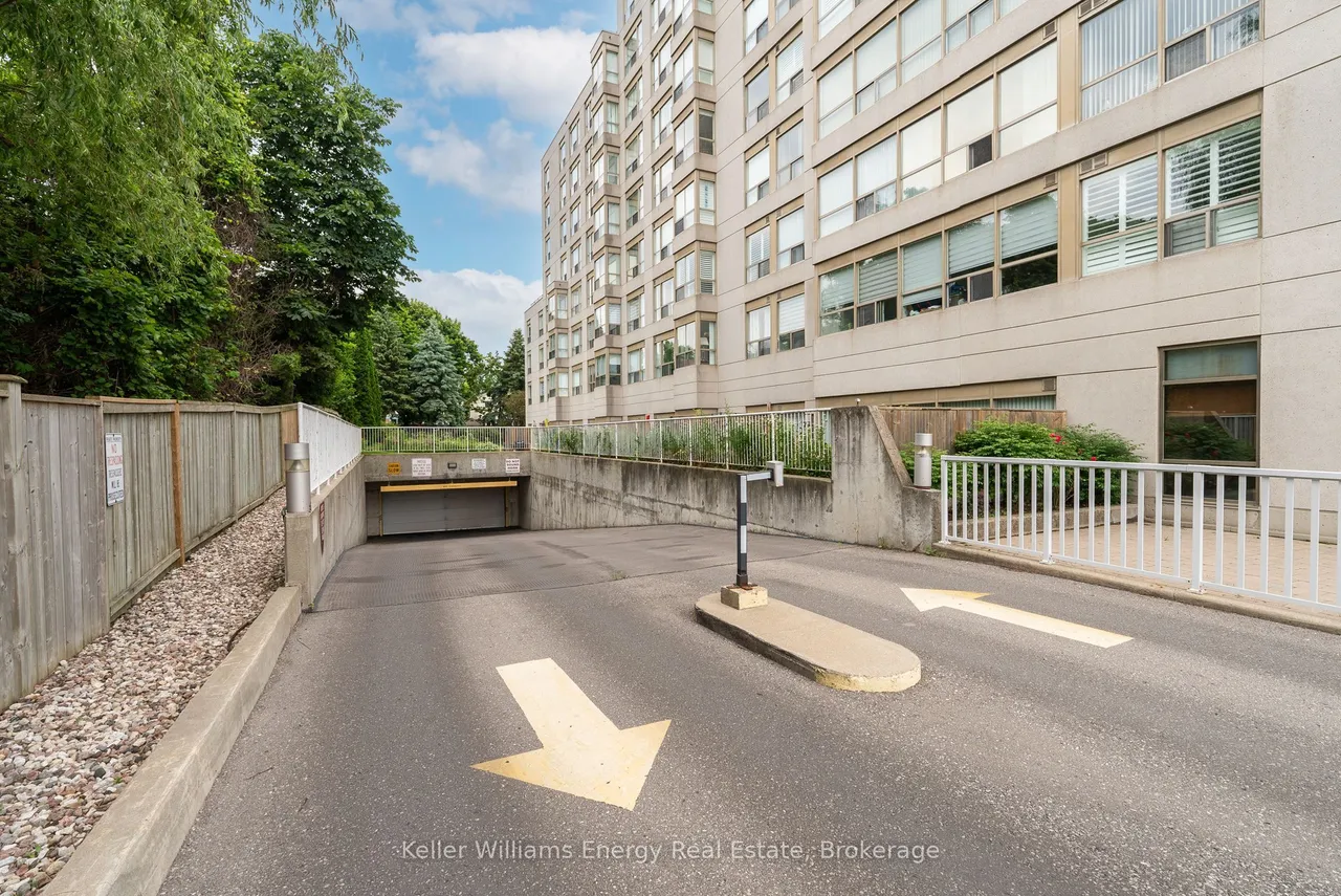 712 Rossland Road E, Unit 302 — photo 43