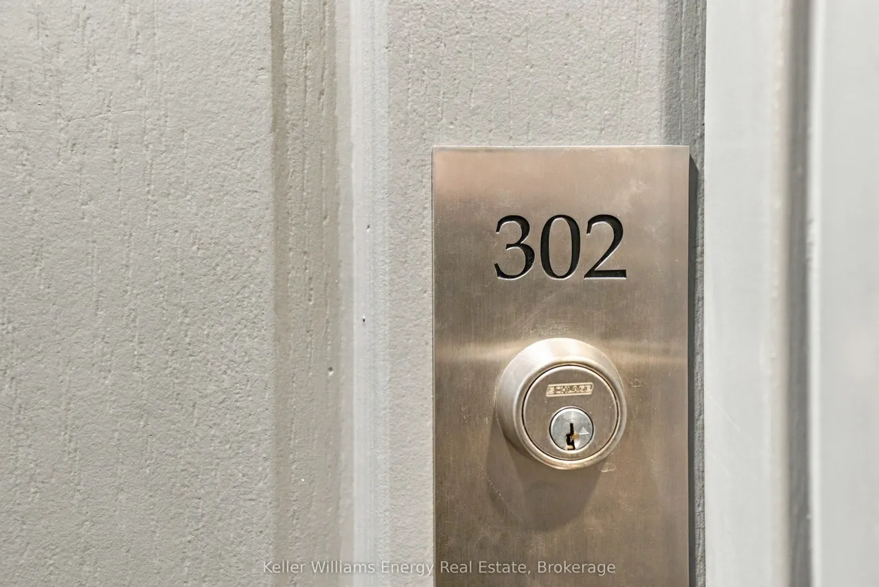 712 Rossland Road E, Unit 302 — photo 3