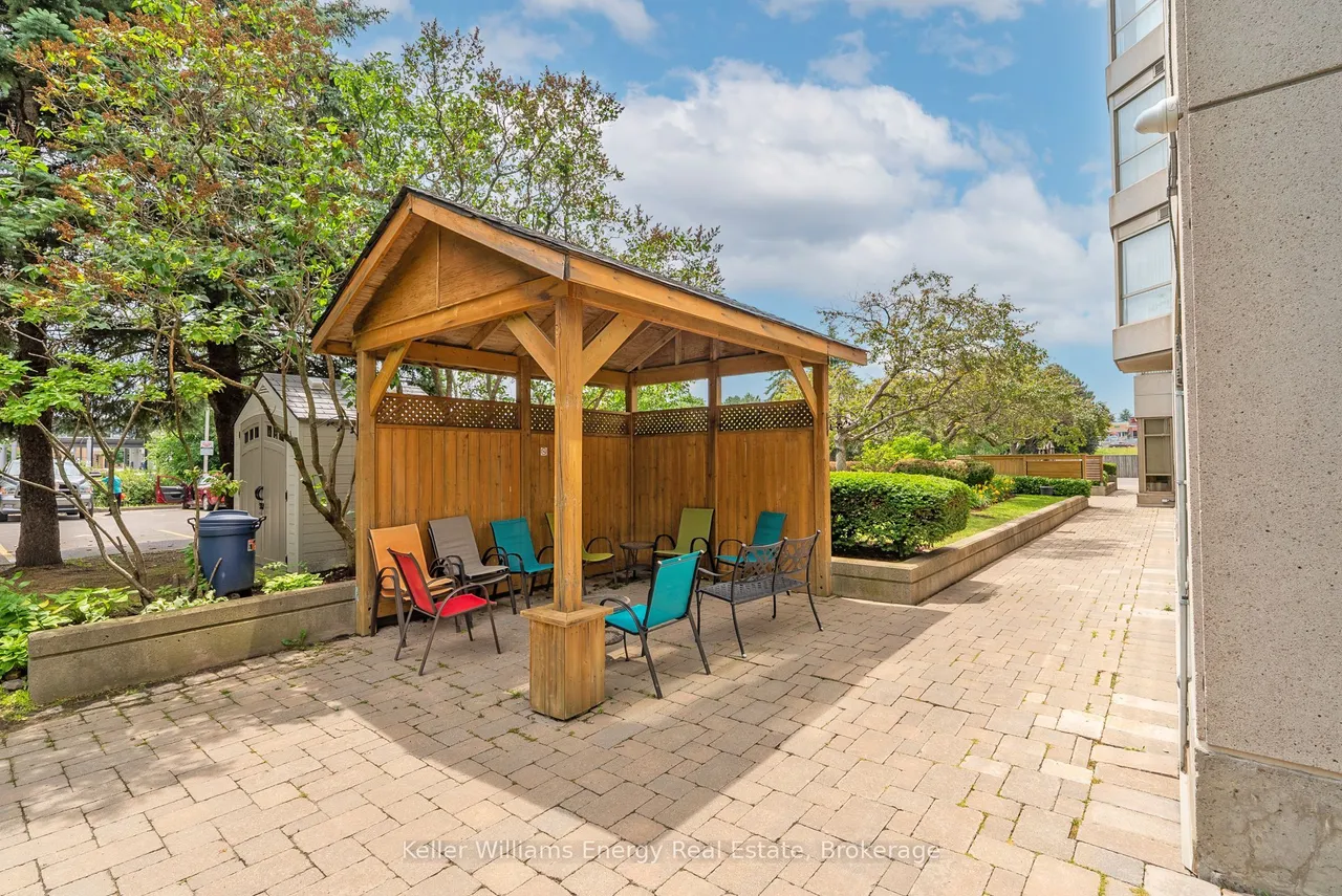 712 Rossland Road E, Unit 302 — photo 42