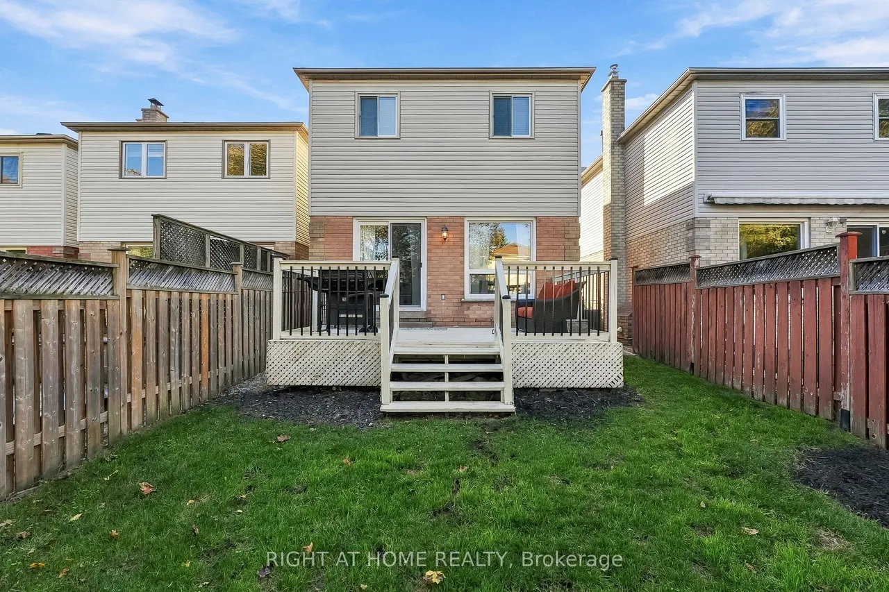 56 Teddington Crescent — photo 42