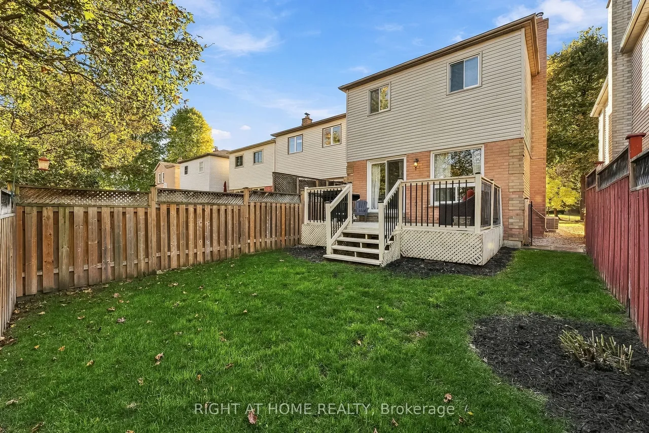 56 Teddington Crescent — photo 43