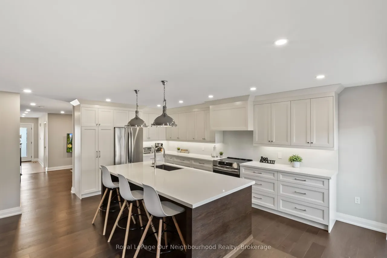 16 Bettina Place — photo 2
