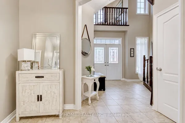 99 Rockland Crescent — photo 2