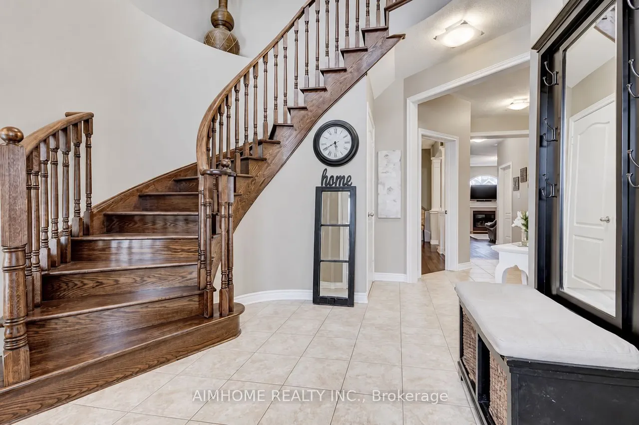 99 Rockland Crescent — photo 3
