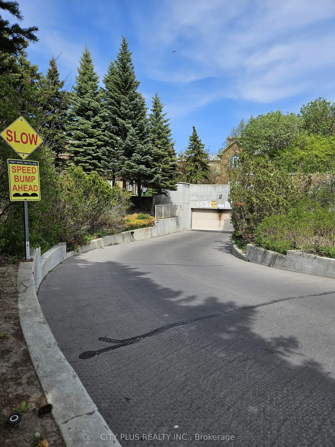 14 St Moritz Way — photo 2