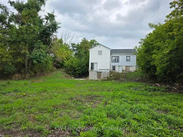 301 Victoria Avenue — photo 2