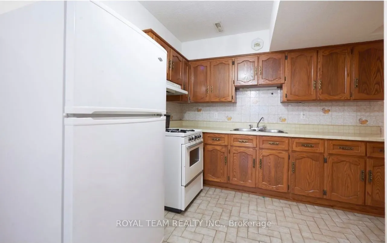 28 Oakmount Crescent — photo 15