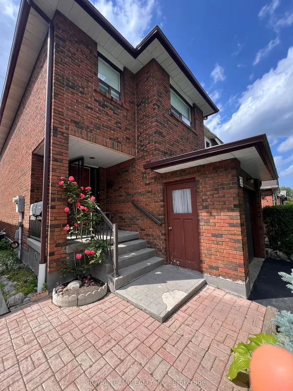 28 Oakmount Crescent — photo 2