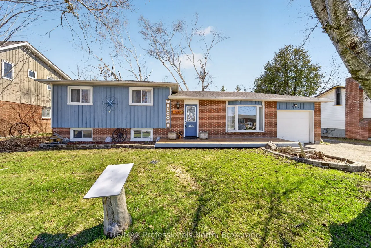 271 Lakeland Crescent