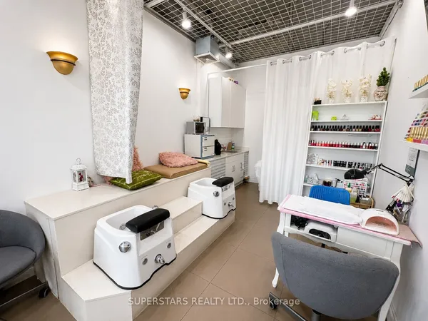 7181 Yonge Street — photo 2