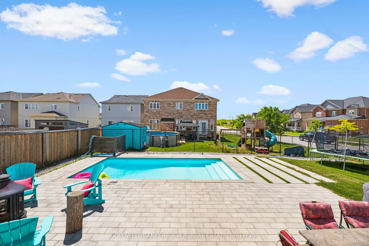 3 Don Hadden Crescent — photo 49