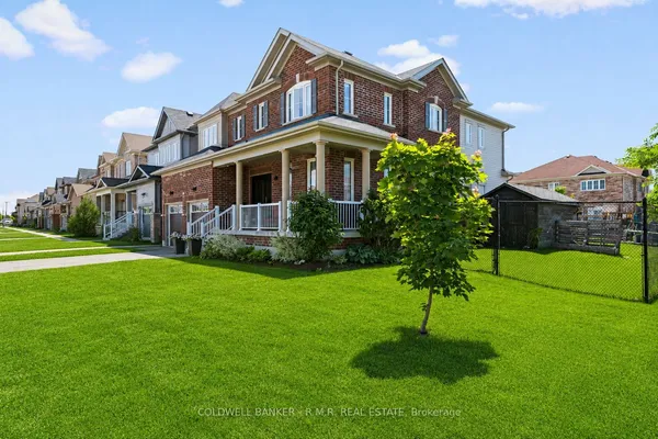 3 Don Hadden Crescent