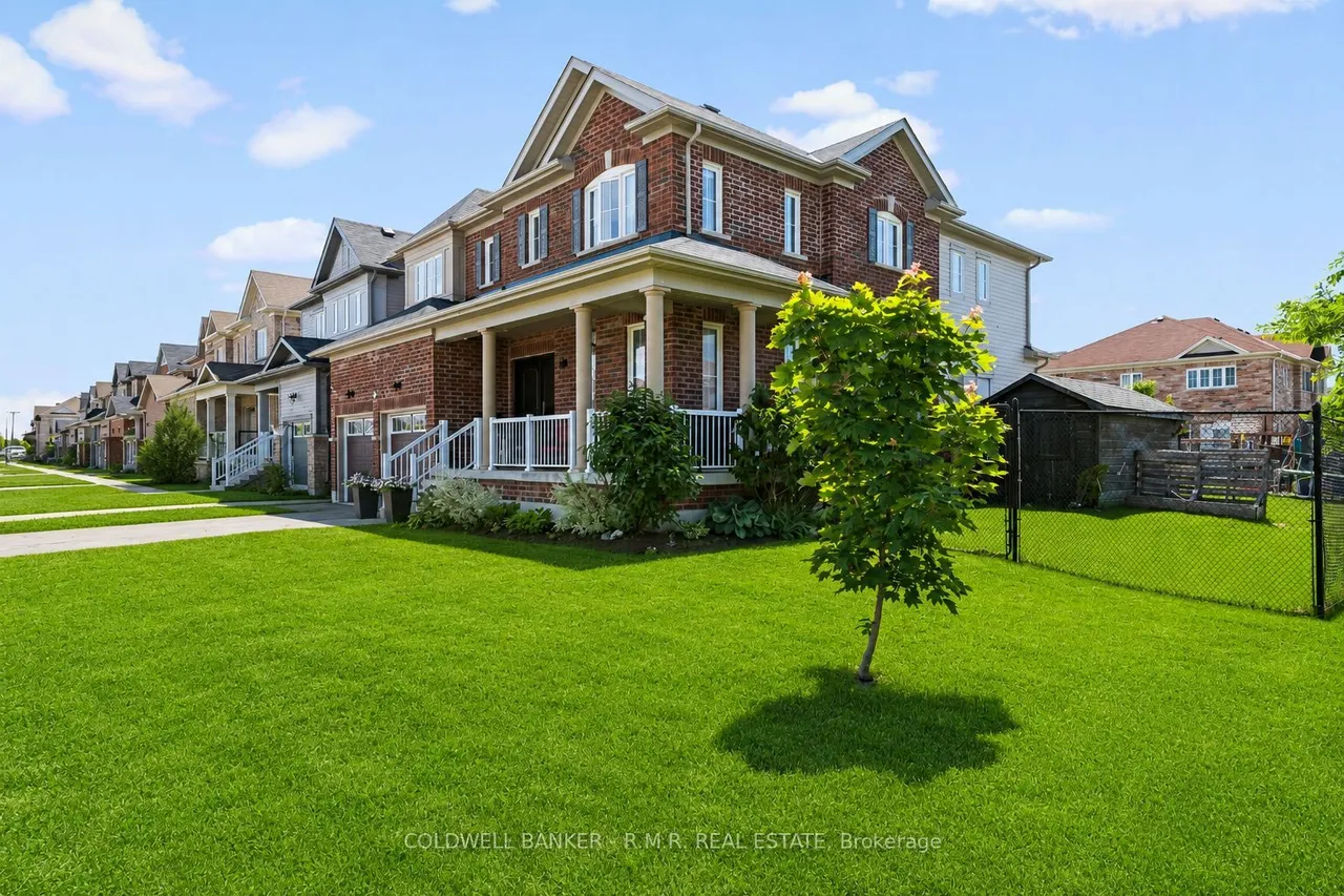 3 Don Hadden Crescent