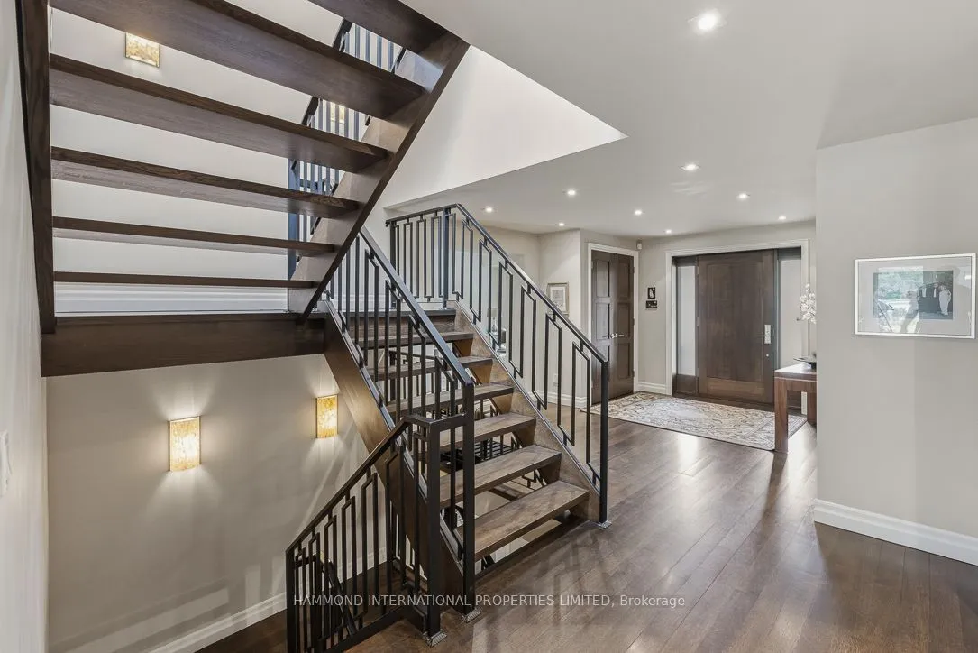 19 Fairway Heights Crescent — photo 3