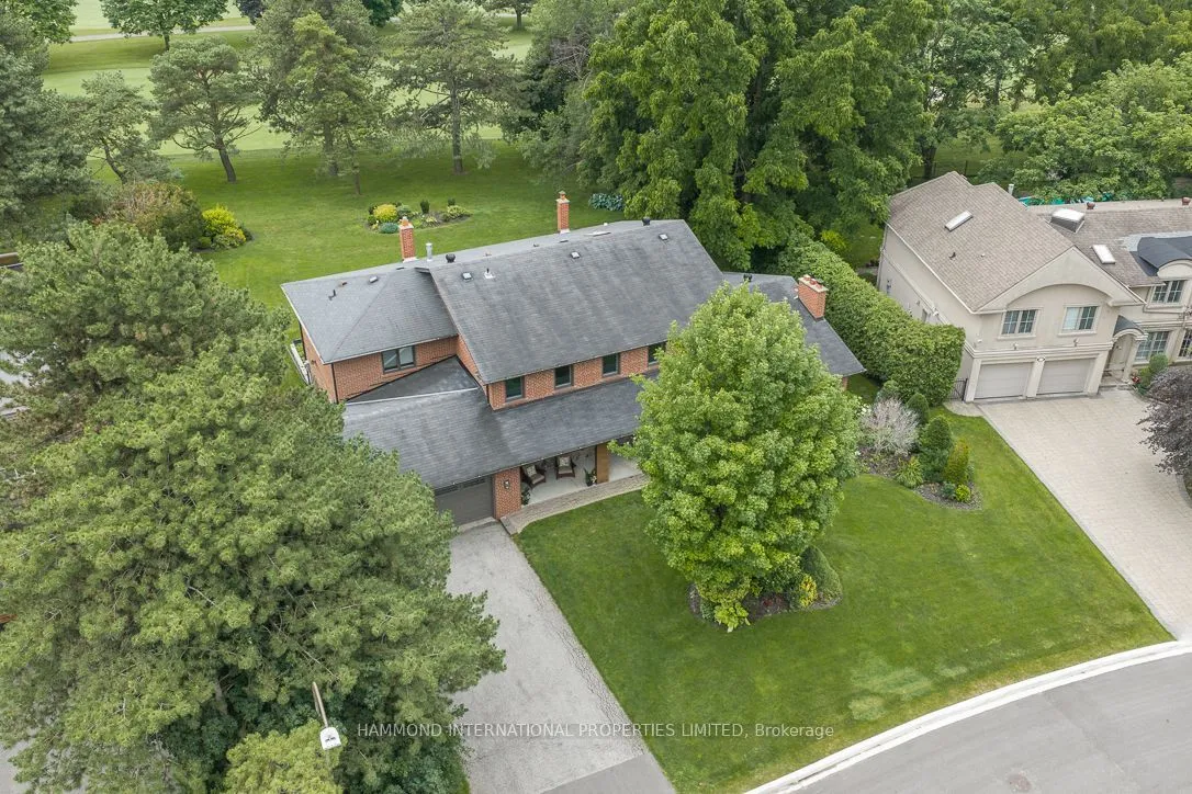 19 Fairway Heights Crescent — photo 2