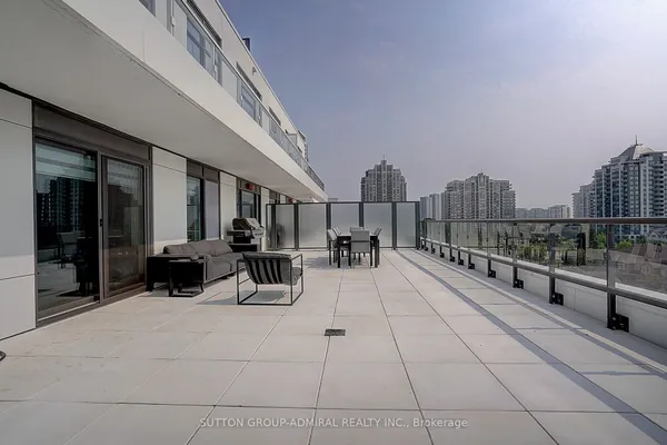 8 Beverley Glen Boulevard, Unit 712