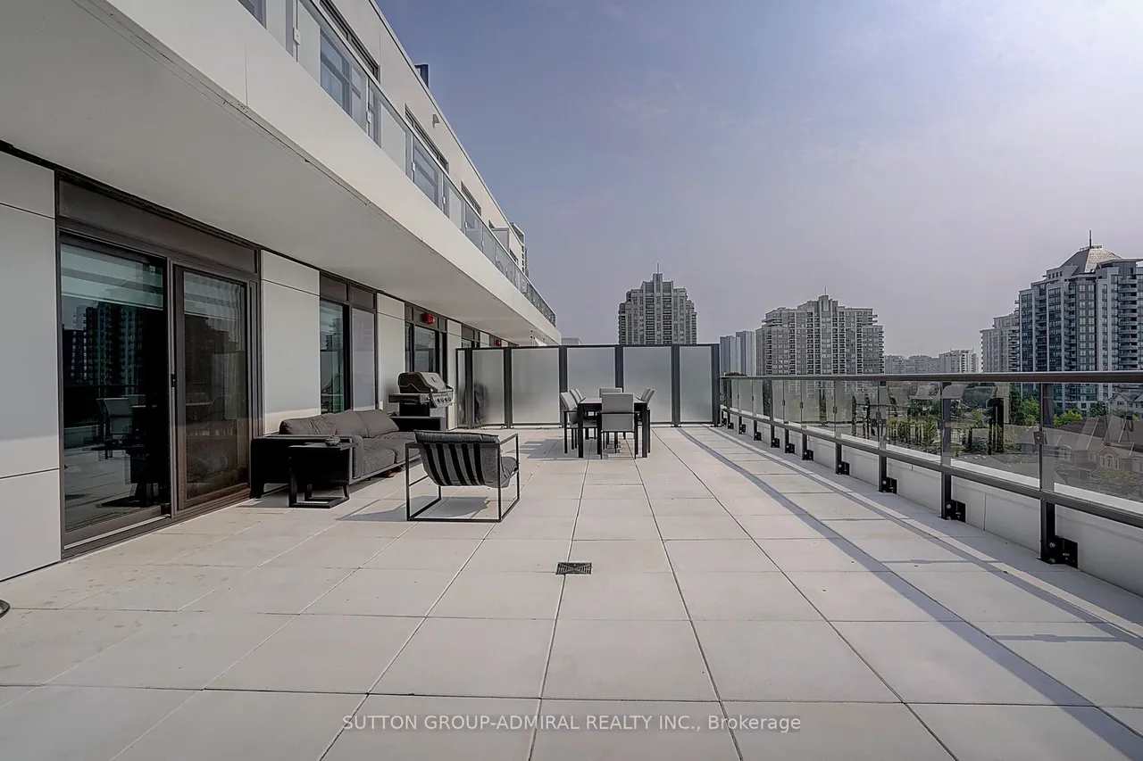 8 Beverley Glen Boulevard, Unit 712