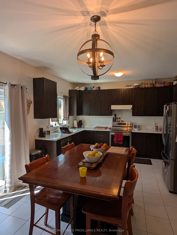 24 Terry Clayton Avenue — photo 2