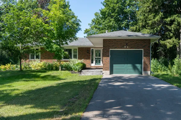 94 Laidlaw Street N