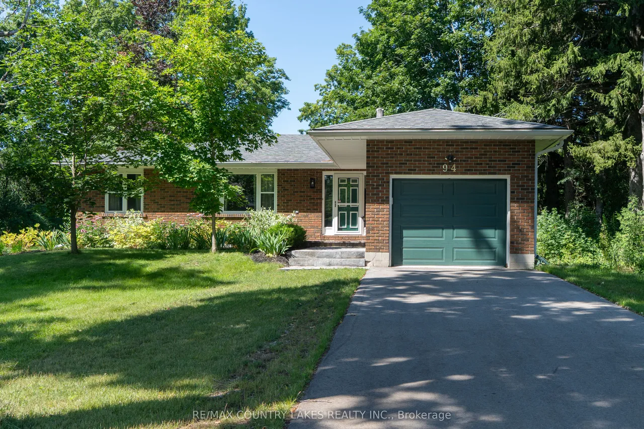 94 Laidlaw Street N