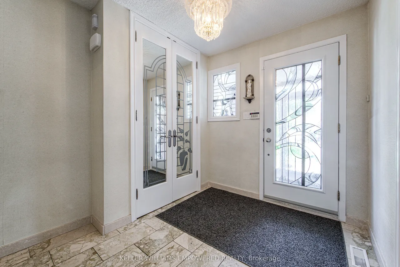 79 Oakmount Crescent — photo 3