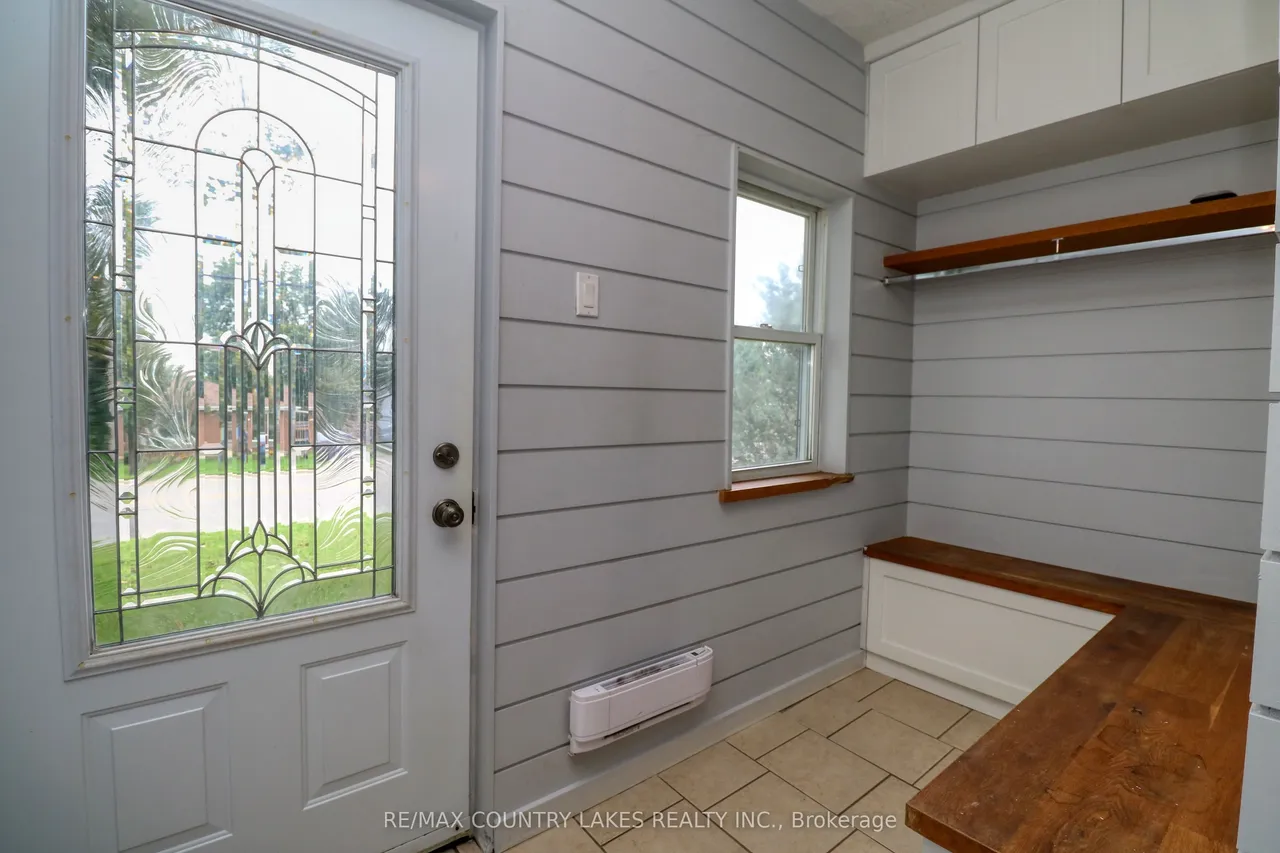 607 Simcoe Street — photo 3