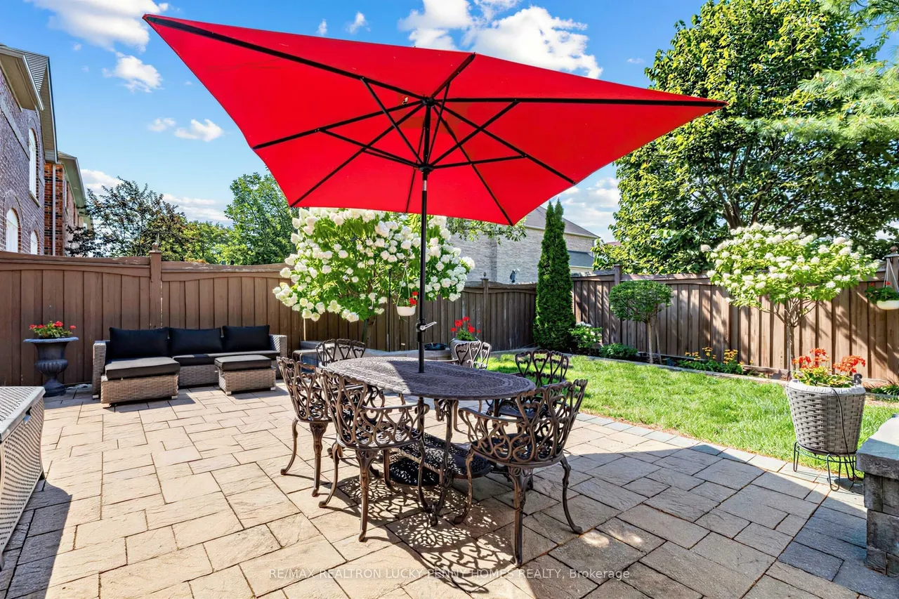 22 Duke of Cornwall Drive — photo 41