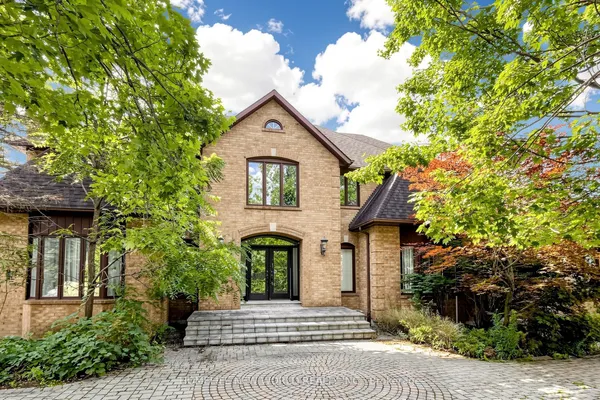 27 Walnut Glen Place