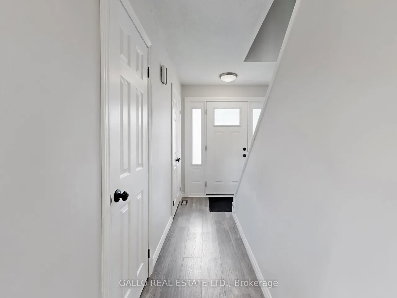 630 Highland Crescent — photo 2