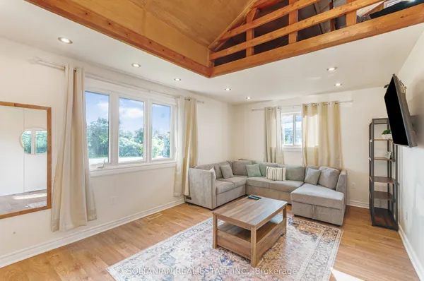 92 Victoria Avenue — photo 2