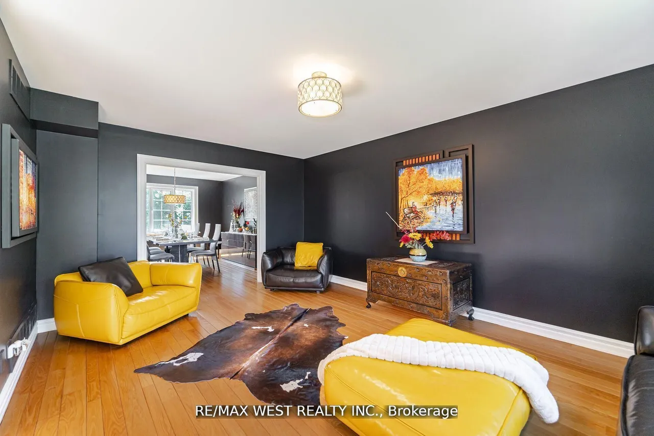 7 Stewart Crescent — photo 3