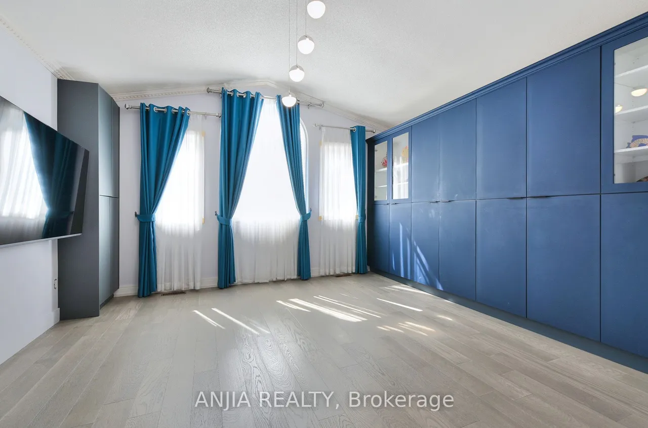 127 Tomlinson Circle — photo 3