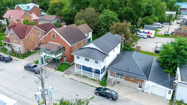 17 Laidlaw St Street S
