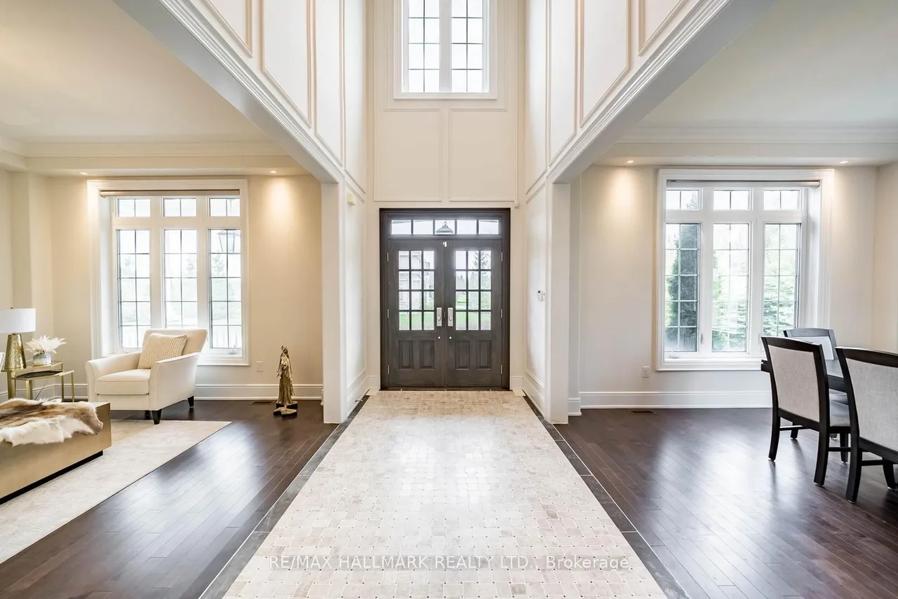 37 Country Club Crescent — photo 3