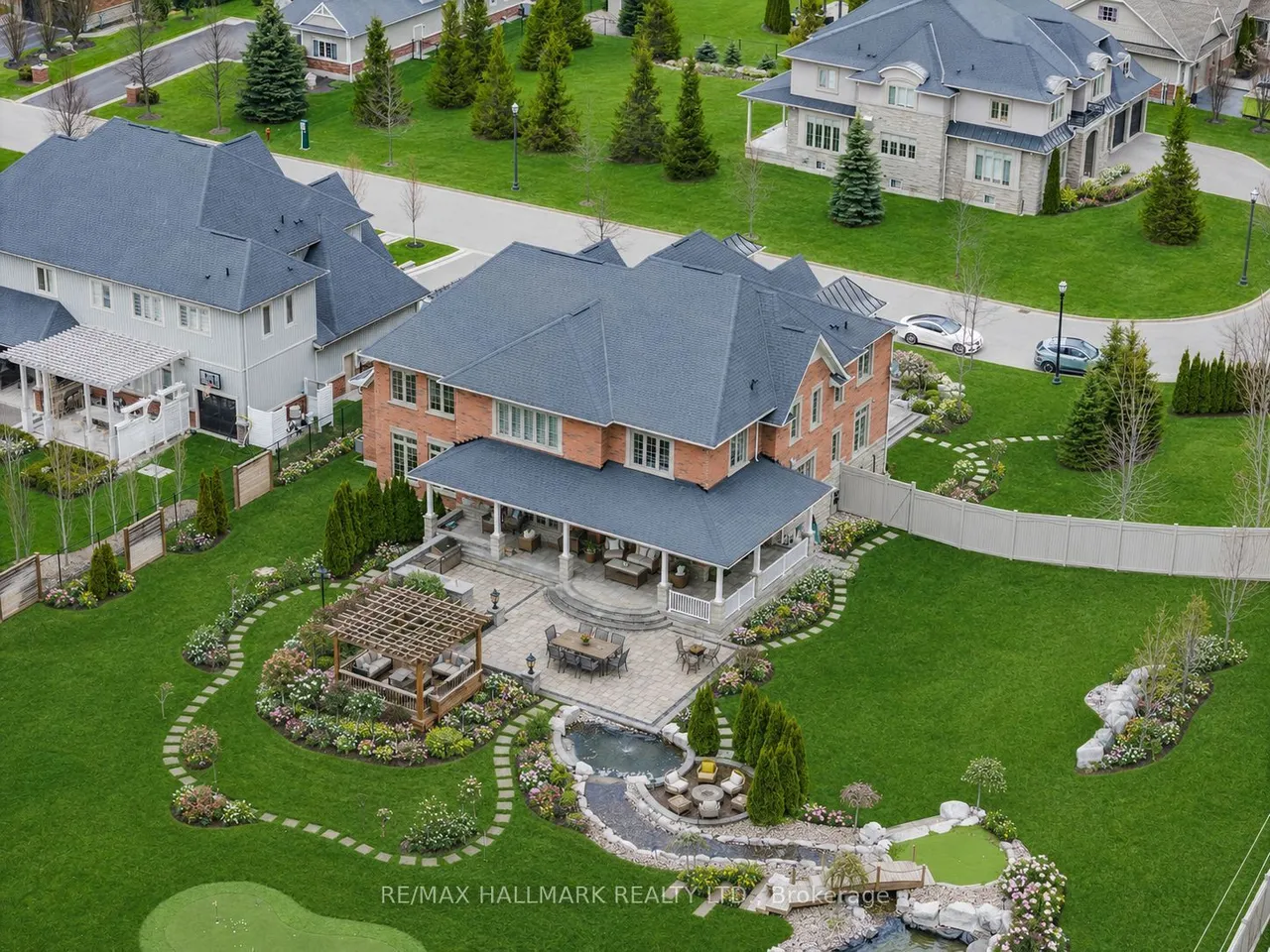 37 Country Club Crescent — photo 2