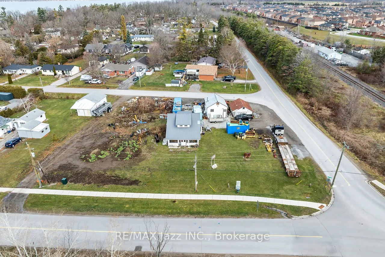140 Victoria Street — photo 3